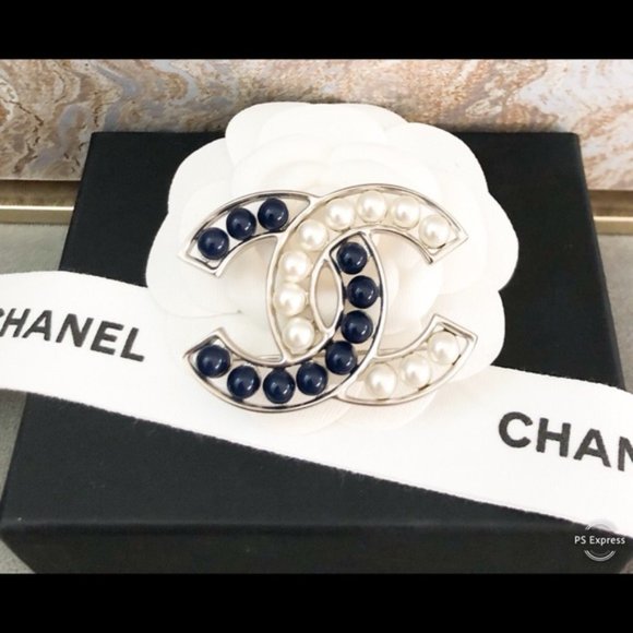 Chanel CC Pearl Beaded Silver Brooch - Picture 1 of 8